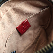 Load image into Gallery viewer, GUCCI 476434 0OLFX 8277 85
