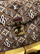 Load image into Gallery viewer, LOUIS VUITTON M57272 POCHETTE MÉTIS
