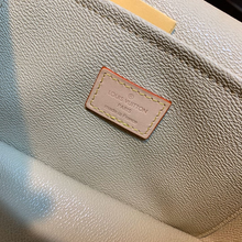 Load image into Gallery viewer, LOUIS VUITTON M44935 NICE VANITY
