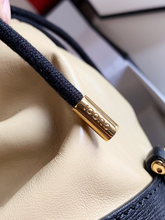 Load image into Gallery viewer, GUCCI 602118 1DBLG 1000
