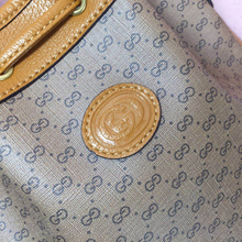 Load image into Gallery viewer, GUCCI 602691 HWXAM 8559
