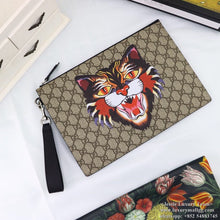 Load image into Gallery viewer, GUCCI 473904 GZN1N 1058
