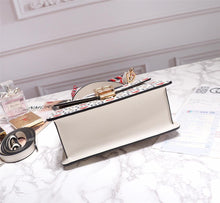 Load image into Gallery viewer, GUCCI 470270 DJ2SG 8963
