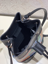 Load image into Gallery viewer, GUCCI 655597 2TYAG 9795
