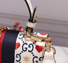 Load image into Gallery viewer, GUCCI 470270 DJ2SG 8963
