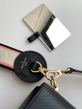 Load image into Gallery viewer, LOUIS VUITTON M57050 TWIST
