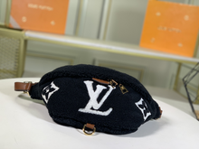 Load image into Gallery viewer, LOUIS VUITTON M55425 BUMBAG
