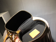 Load image into Gallery viewer, LOUIS VUITTON M61112 Phone box
