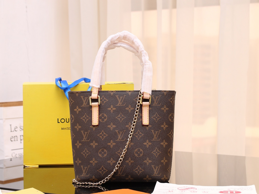 LOUIS VUITTON M51172