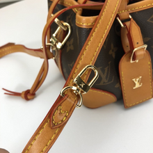 Load image into Gallery viewer, LOUIS VUITTON M57099 NOÉ PURSE
