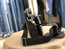 Load image into Gallery viewer, LOUIS VUITTON M45320 District
