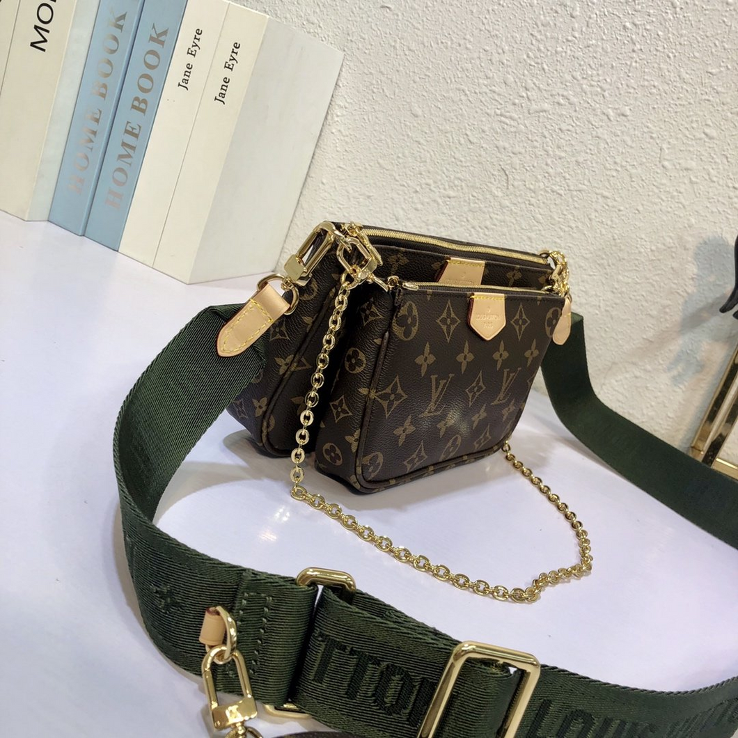 LOUIS VUITTON M44823