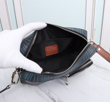 Load image into Gallery viewer, LOUIS VUITTON M69688 VOLGA ON STRAP
