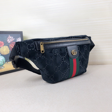 Load image into Gallery viewer, GUCCI 574968GZ8BT
