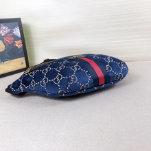 Load image into Gallery viewer, GUCCI 574968GZ8BT
