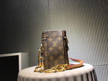Load image into Gallery viewer, LOUIS VUITTON M61112 Phone box
