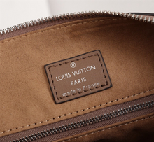 Load image into Gallery viewer, LOUIS VUITTON M56084 BEAUBOURG HOBO
