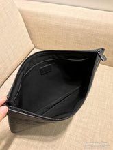 Load image into Gallery viewer, LOUIS VUITTON M80425 DISCOVERY POCHETTE
