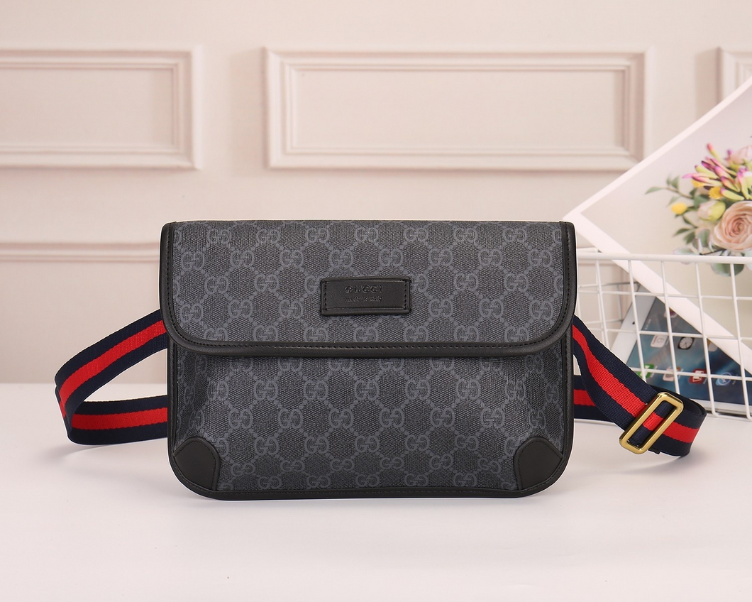 GUCCI 493930 9C2VT 8745