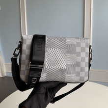 Load image into Gallery viewer, LOUIS VUITTON N50013 STUDIO
