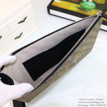 Load image into Gallery viewer, GUCCI 473904 GZN1N 1058
