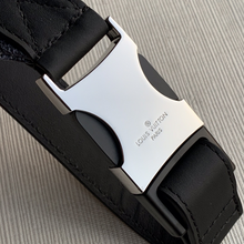 Load image into Gallery viewer, LOUIS VUITTON M57276 DISCOVERY
