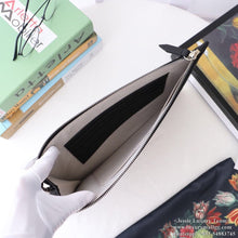 Load image into Gallery viewer, GUCCI 473904 GZN1N 1058
