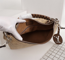 Load image into Gallery viewer, LOUIS VUITTON M56084 BEAUBOURG HOBO
