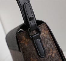 Load image into Gallery viewer, LOUIS VUITTON M30717
