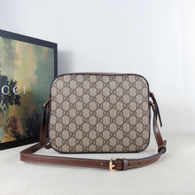 Load image into Gallery viewer, GUCCI 645454 92TCG 8563
