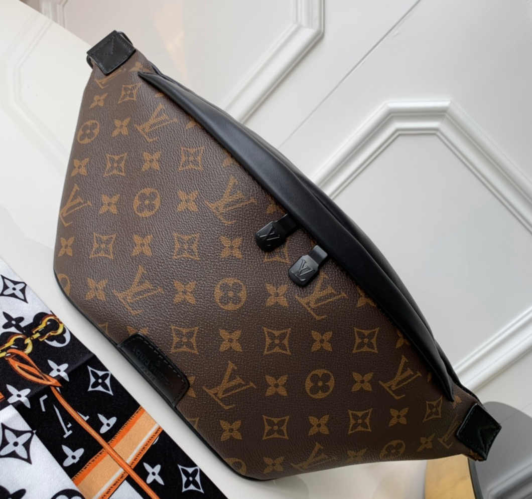 LOUIS VUITTON M44388 DISCOVERY