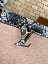 Load image into Gallery viewer, LOUIS VUITTON N95509 CAPUCINES BB

