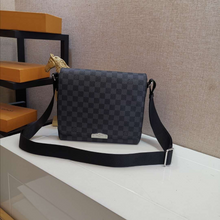 Load image into Gallery viewer, LOUIS VUITTON N40349 DISTRICT
