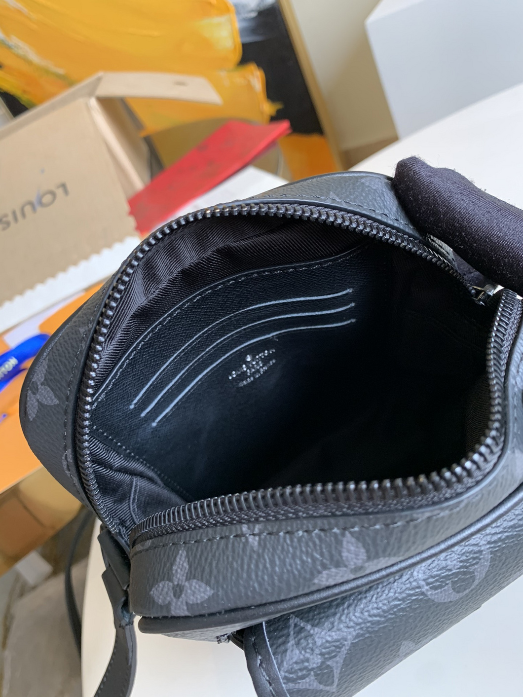 LOUIS VUITTON M69404 CHRISTOPHER