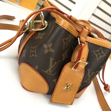 Load image into Gallery viewer, LOUIS VUITTON M57099 NOÉ PURSE
