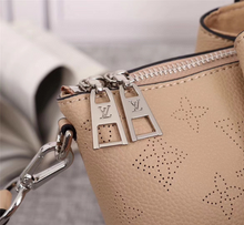 Load image into Gallery viewer, LOUIS VUITTON M55029 Mahina
