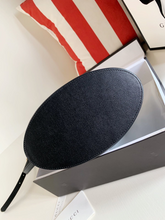 Load image into Gallery viewer, GUCCI 602118 1DBLG 1000
