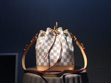 Load image into Gallery viewer, LOUIS VUITTON M40817 NOÉ BB
