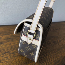 Load image into Gallery viewer, LOUIS VUITTON M42250
