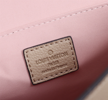 Load image into Gallery viewer, LOUIS VUITTON M57073 LOCKME CHAIN
