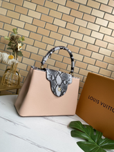 Load image into Gallery viewer, LOUIS VUITTON N95509 CAPUCINES BB
