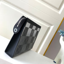 Load image into Gallery viewer, LOUIS VUITTON N60412 POCHETTE VOYAGE
