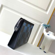 Load image into Gallery viewer, LOUIS VUITTON N60412 POCHETTE VOYAGE
