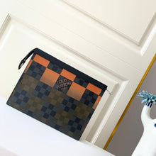 Load image into Gallery viewer, LOUIS VUITTON N60412 POCHETTE VOYAGE

