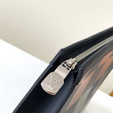 Load image into Gallery viewer, LOUIS VUITTON N60412 POCHETTE VOYAGE
