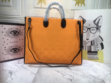 Load image into Gallery viewer, GUCCI 630353 H9HAN
