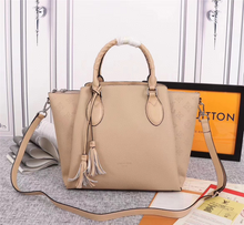 Load image into Gallery viewer, LOUIS VUITTON M55029 Mahina
