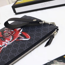 Load image into Gallery viewer, GUCCI 473904 GZN1N 1058
