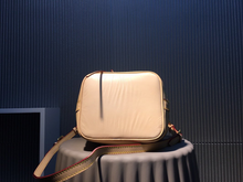 Load image into Gallery viewer, LOUIS VUITTON M40817 NOÉ BB
