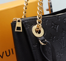 Load image into Gallery viewer, LOUIS VUITTON M43758 Trunk Clutch
